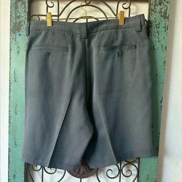 Tommy Bahama Shorts Mens 33 Gray Solid 100% Silk Relaxed Short . - Picture 3 of 6